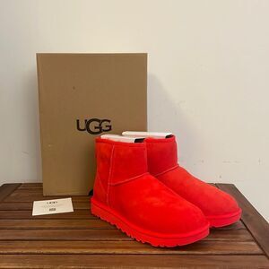 UGG Classic Mini II Boots Cherry Pie Women Size 6